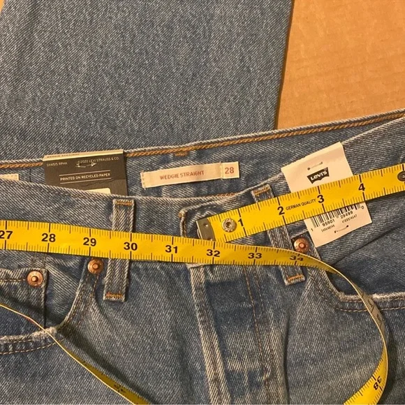 Levi's wedgie straight women’s classic high rise medium blue straight jeans NWT - Picture 7 of 12